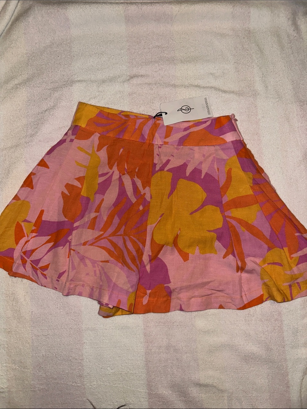 stradivarius Pink, Orange & Yellow Tropical-Print Skater Short